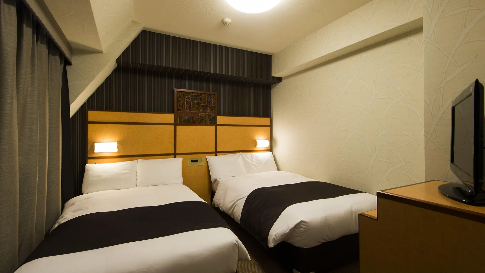 东京滨松町芬迪别墅酒店 東京都 3*,