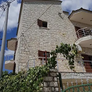 Eglent's Tourist House Pensión Sarandë